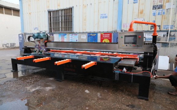 3200型數(shù)控雙刀頭巖板橋切機(jī)