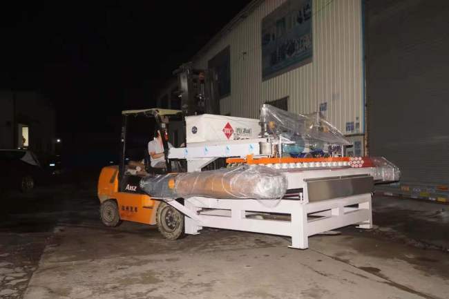 2400型新款巖板數(shù)控三刀切割機(jī)